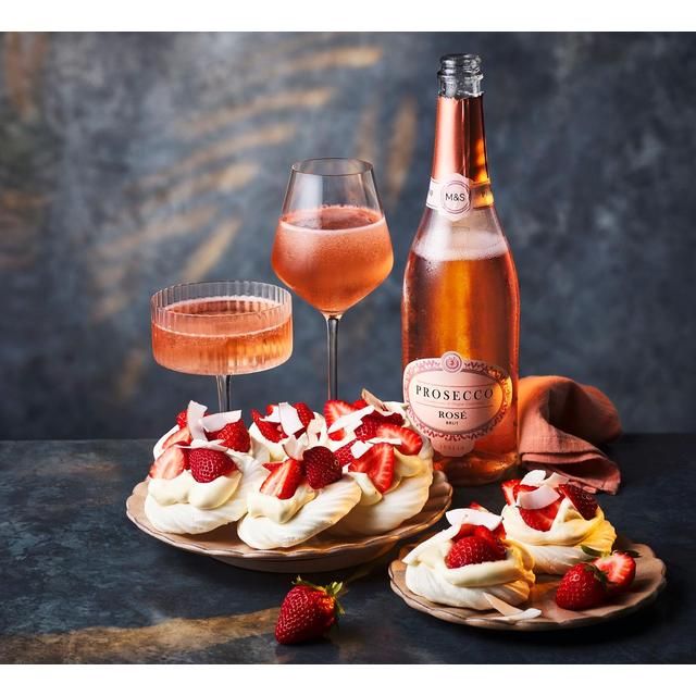 M&amp;amp;S VIVA 8 Meringue Nests   96g