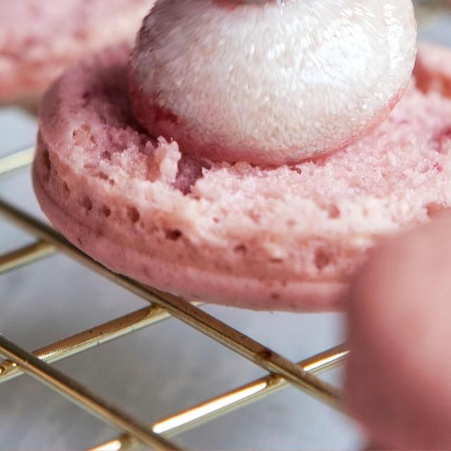 Mon Dessert Raspberry Macaron Kit
