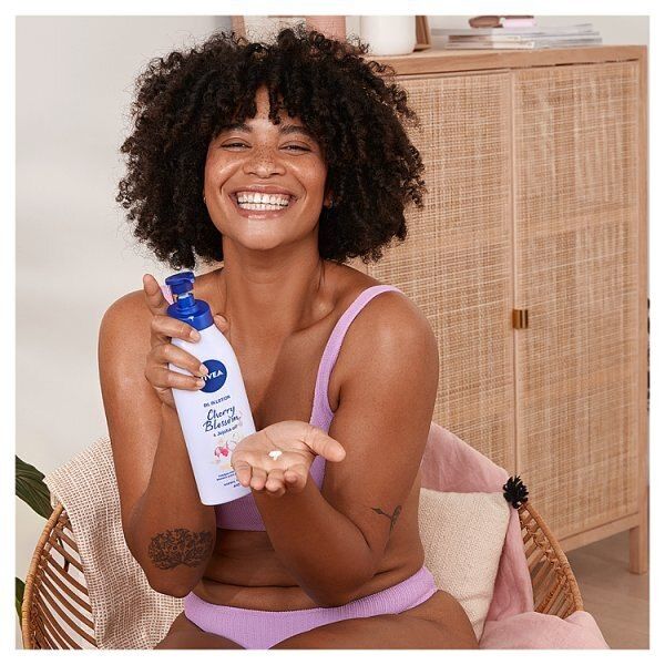 NIVEA Cherry Blossom &amp;amp; Jojoba Oil Body Lotion 400ml