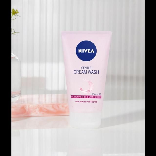 NIVEA Gentle Cream Face Wash for Dry Skin   150ml
