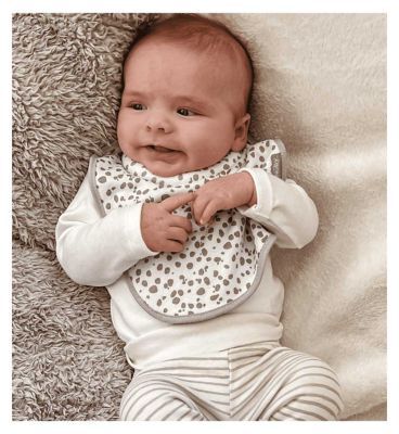 Nuby 4 Pack Snug &amp;amp; Dry Organic Bibs