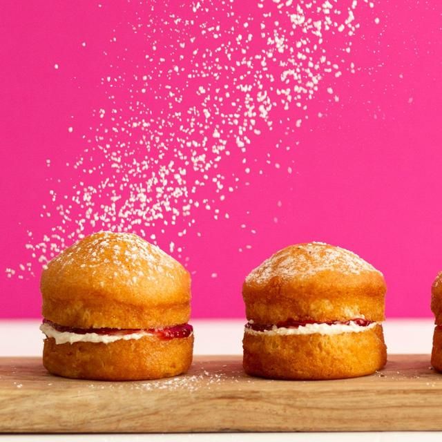 Oggs Victoria Sponge Cakes   4 x 46g