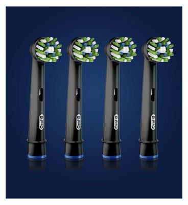 Oral-B CrossAction Toothbrush Head Black Edition with CleanMaximiser Technology, 4 Pack