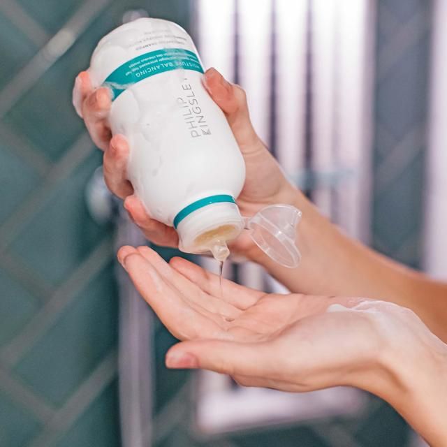 Philip Kingsley Moisture Balancing Combination Shampoo   250ml