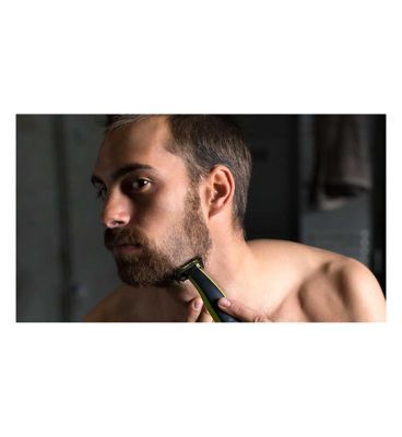 Philips OneBlade Gift Set for Face Trimming, Edging &amp;amp; Shaving QP2520/65